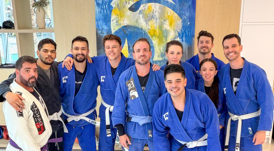 Quais são os benefícios do Jiu-Jitsu para a saúde? Jiu-Jitsu emagrece? Descubra a resposta.